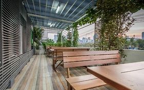 Cozy At 9 Hotel And Kitchen